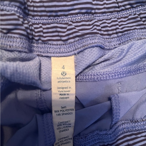 Lululemon purple shorts size 4 - Picture 3 of 4